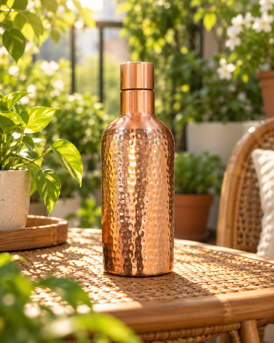 Hammered Copper Bottle — Rounded Shoulder, Classic Silhouette